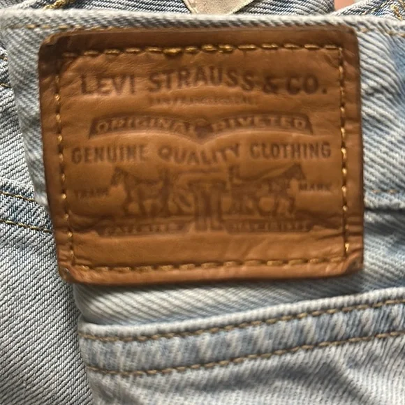 Levi's Light Blue Women's Denim Shorts - Picture 5 of 16